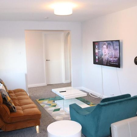 Garland Modern Apartment With Private Garden & Parking Dartford 5 Ngoại thất bức ảnh