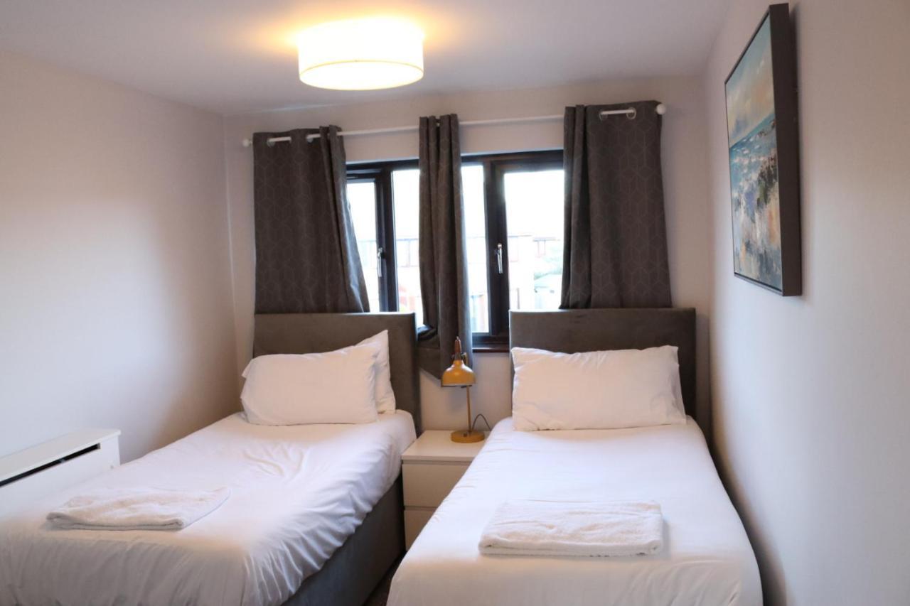 Garland Modern Apartment With Private Garden & Parking Dartford 5 Ngoại thất bức ảnh