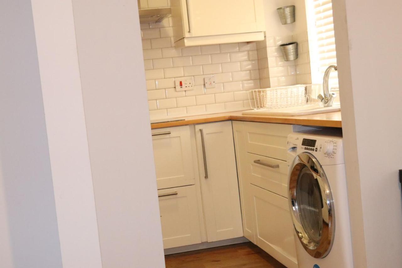Garland Modern Apartment With Private Garden & Parking Dartford 5 Ngoại thất bức ảnh
