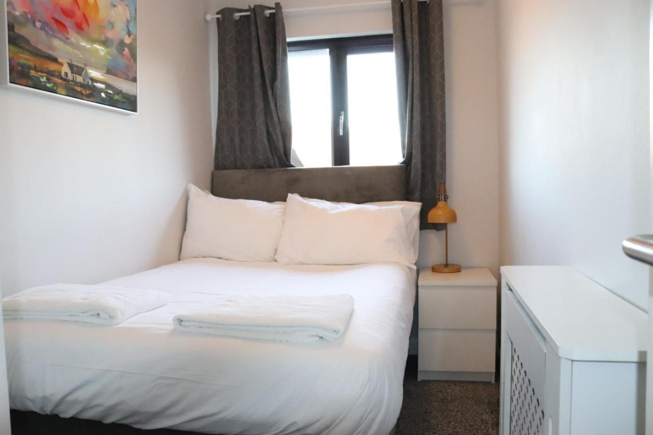 Garland Modern Apartment With Private Garden & Parking Dartford 5 Ngoại thất bức ảnh