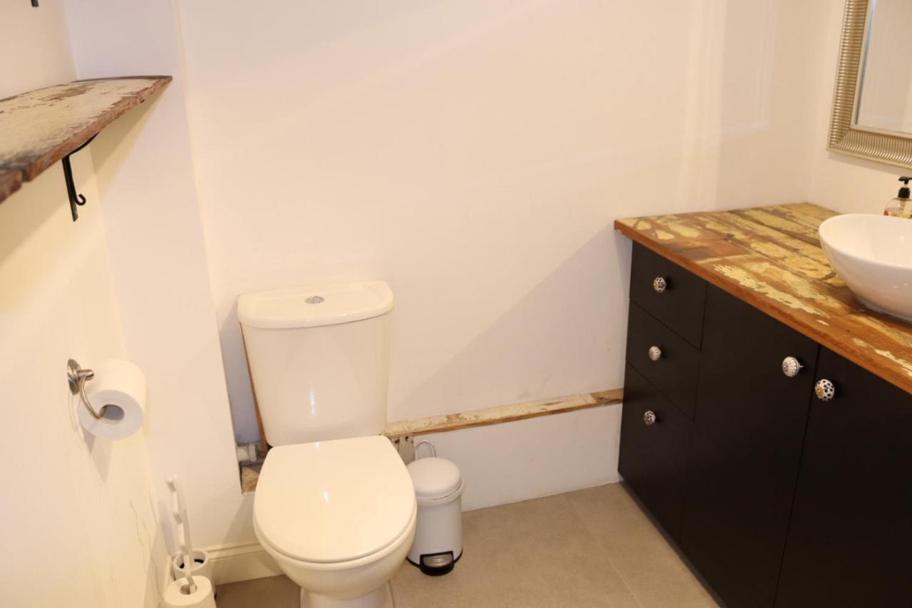 Garland Modern Apartment With Private Garden & Parking Dartford 5 Ngoại thất bức ảnh