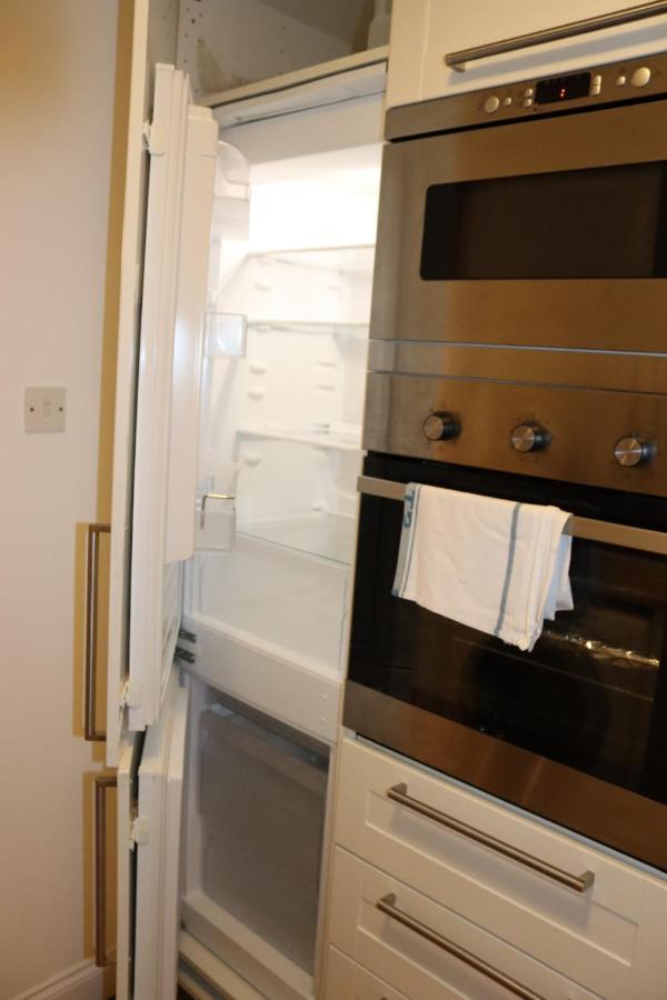 Garland Modern Apartment With Private Garden & Parking Dartford 5 Ngoại thất bức ảnh