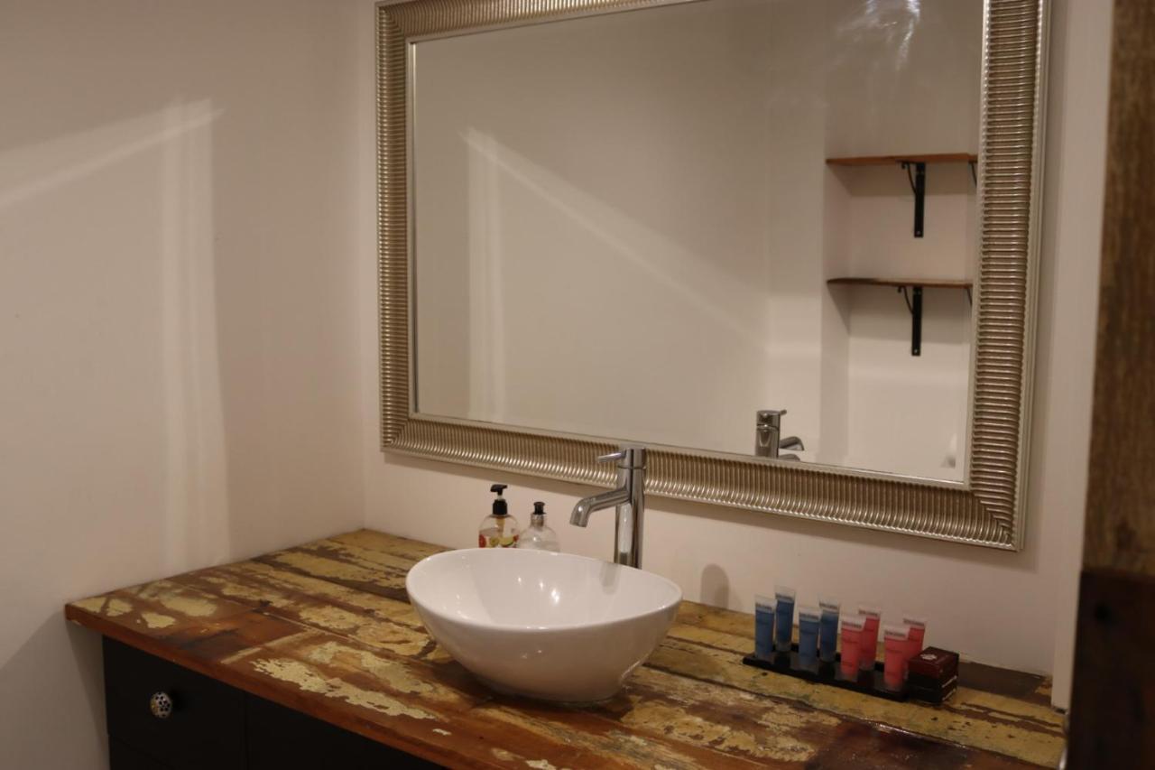 Garland Modern Apartment With Private Garden & Parking Dartford 5 Ngoại thất bức ảnh