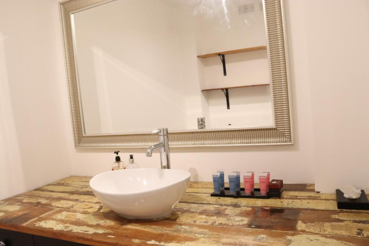 Garland Modern Apartment With Private Garden & Parking Dartford 5 Ngoại thất bức ảnh