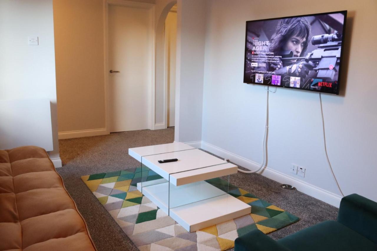 Garland Modern Apartment With Private Garden & Parking Dartford 5 Ngoại thất bức ảnh