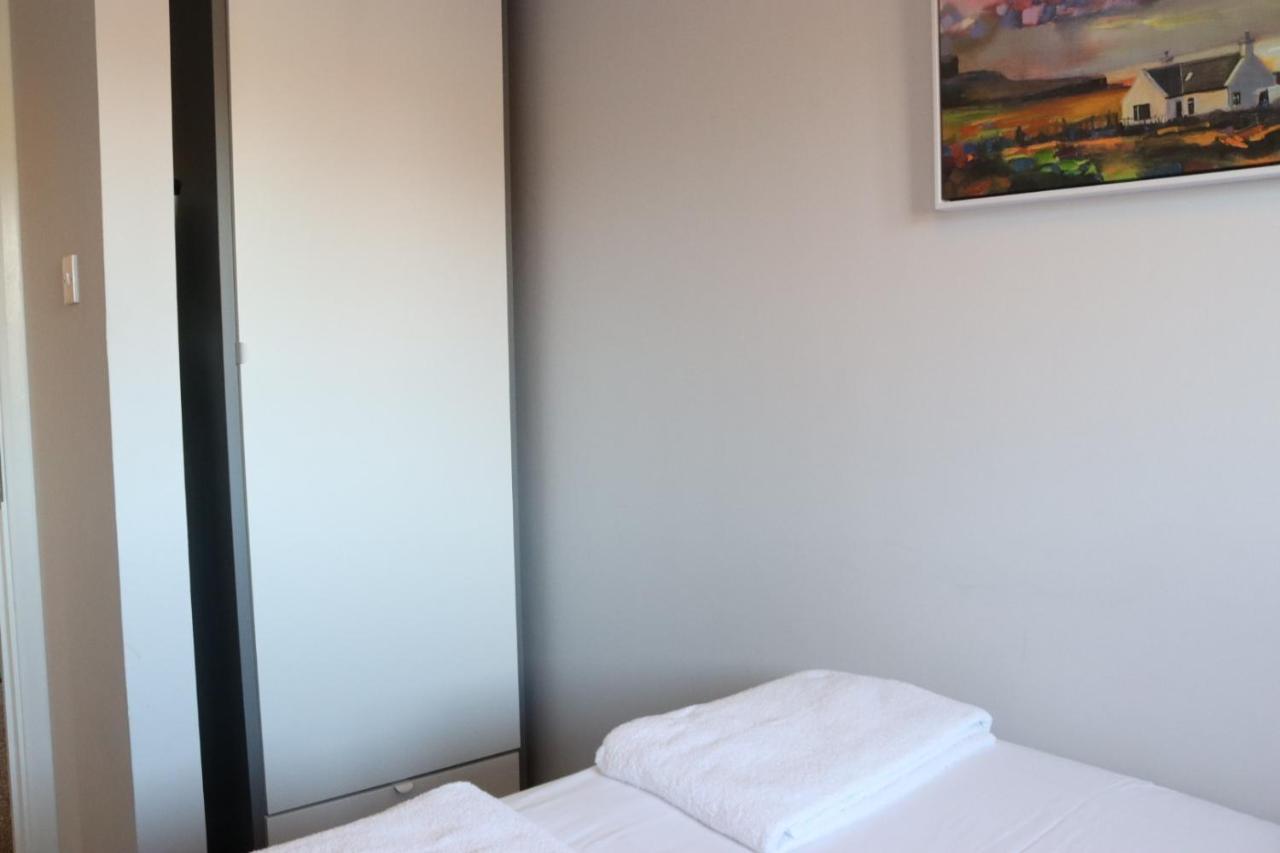 Garland Modern Apartment With Private Garden & Parking Dartford 5 Ngoại thất bức ảnh