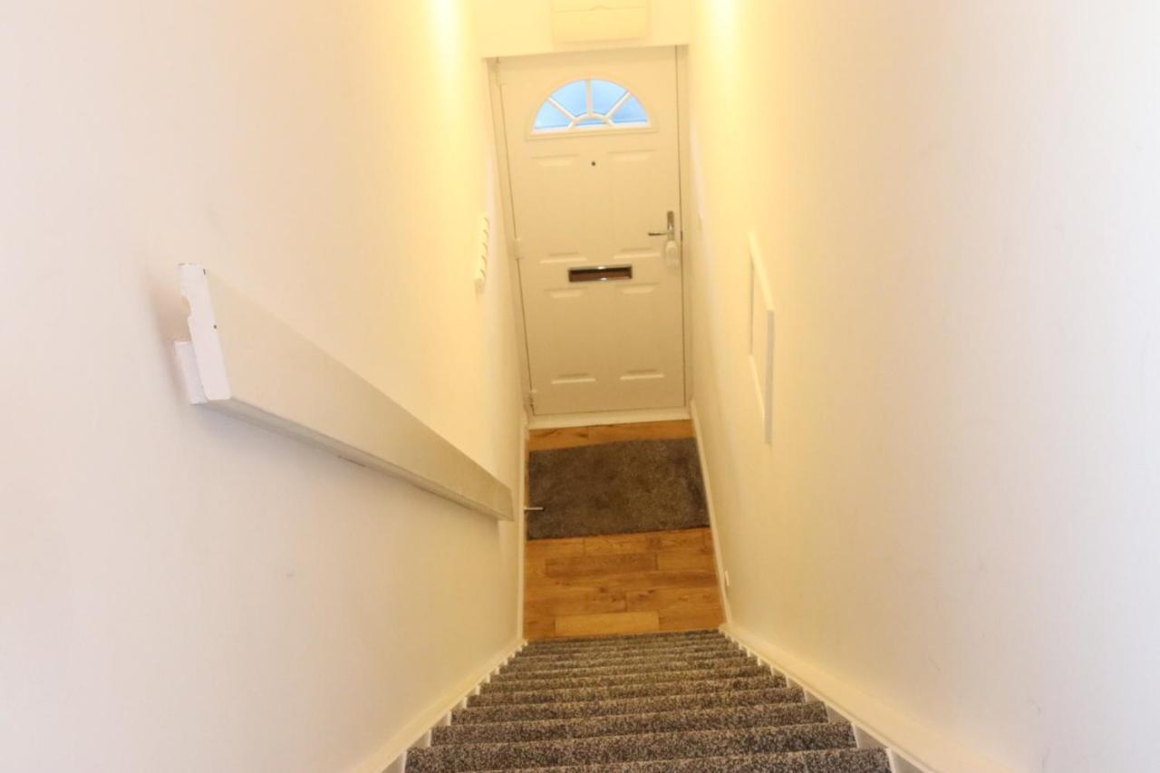 Garland Modern Apartment With Private Garden & Parking Dartford 5 Ngoại thất bức ảnh