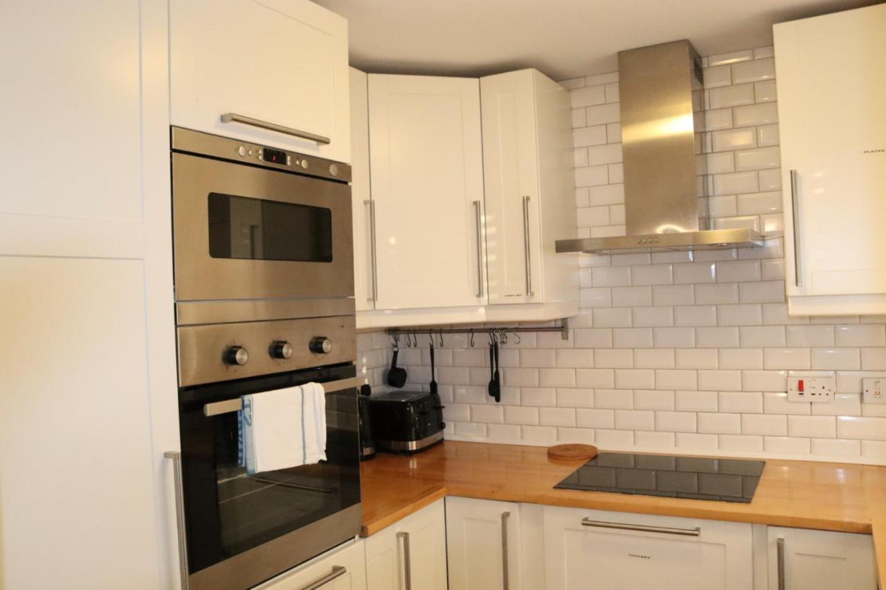 Garland Modern Apartment With Private Garden & Parking Dartford 5 Ngoại thất bức ảnh